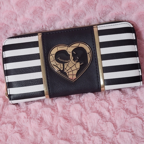 Nightmare Before Christmas Zip-Around Wallet. - Picture 2 of 16